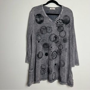 Jess & Jane Grey Abstract Circle Print Lagenlook Mineral Wash 100% Cotton Top 1X